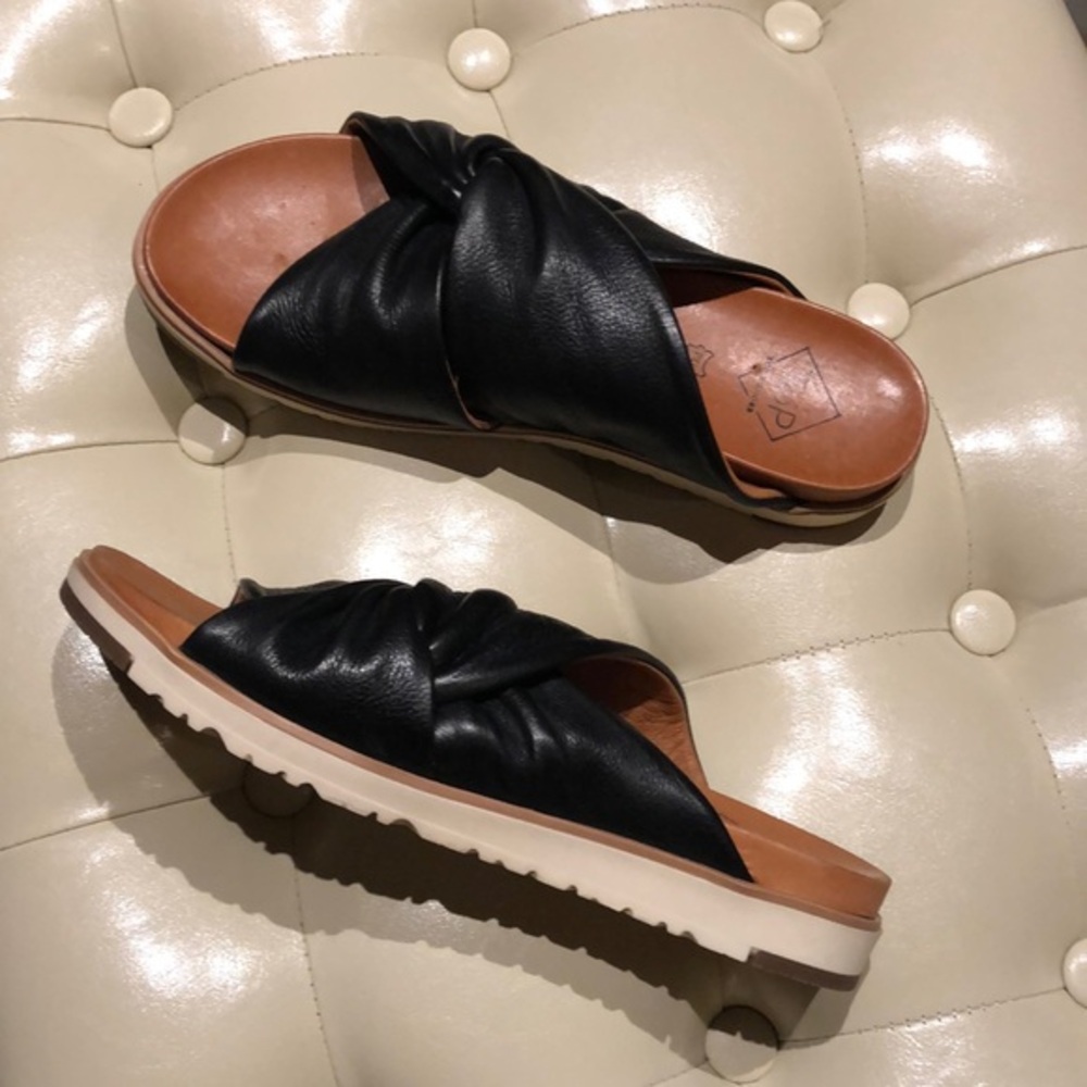 T3P Top 3 Shoes genuine leather slide Sandal, size 39/8.5